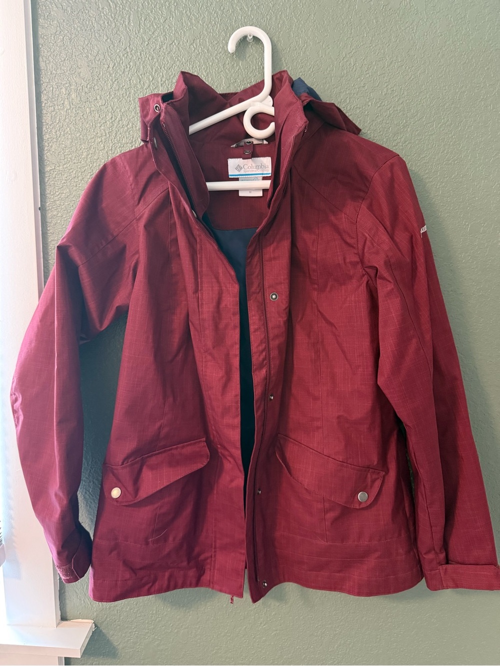 Columbia Burgundy Hooded Rain Jacket